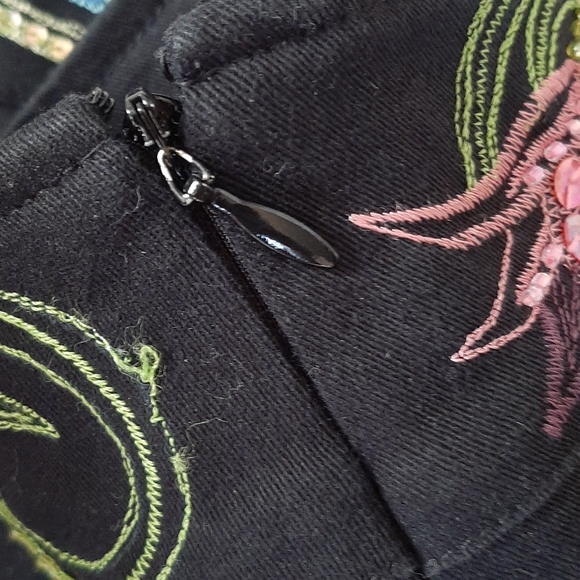 ANTHRO BASIL & MAUDE EMBROIDERED SKIRT - Picture 4 of 8